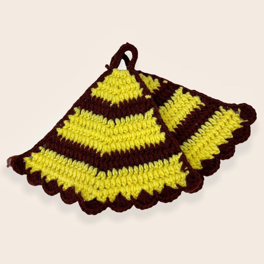 Vintage Set of Crochet Fan Pot Holders